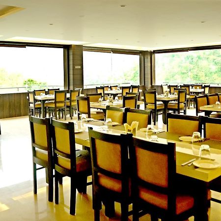 Hotel Trance Ganga Tapovan 외부 사진