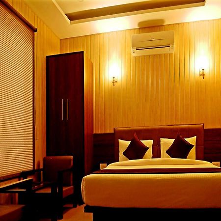 Hotel Trance Ganga Tapovan 외부 사진