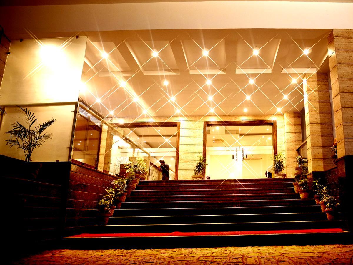 Hotel Trance Ganga Tapovan 외부 사진