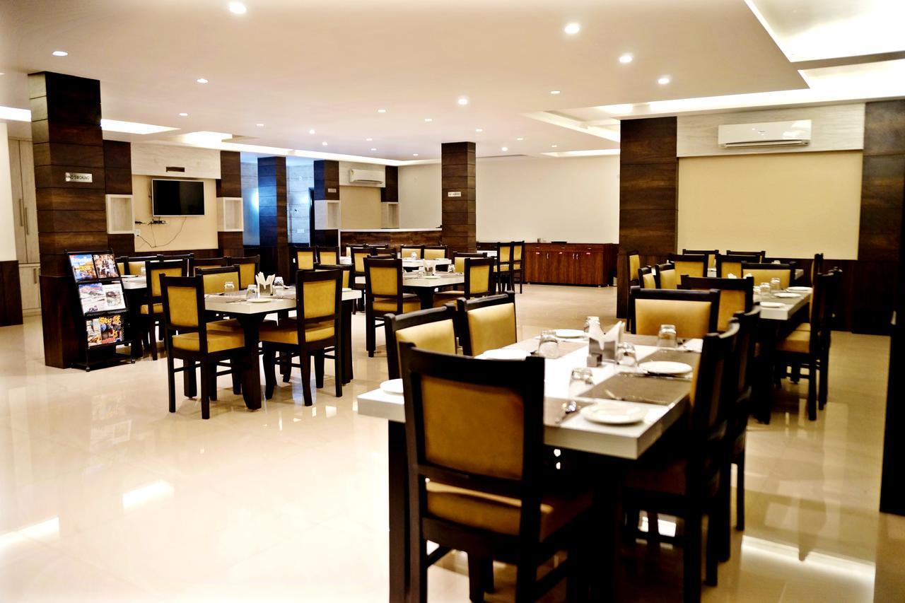 Hotel Trance Ganga Tapovan 외부 사진